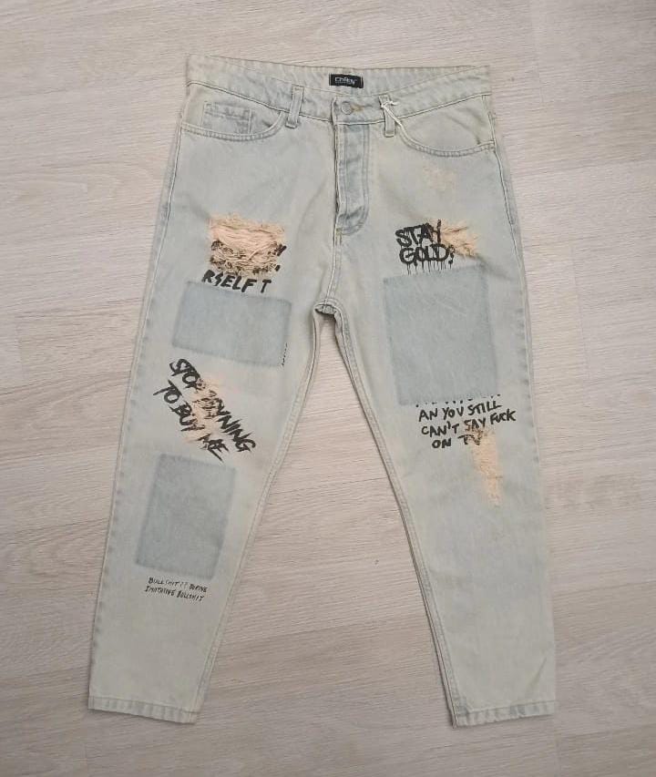 JEANS CON STAMPA